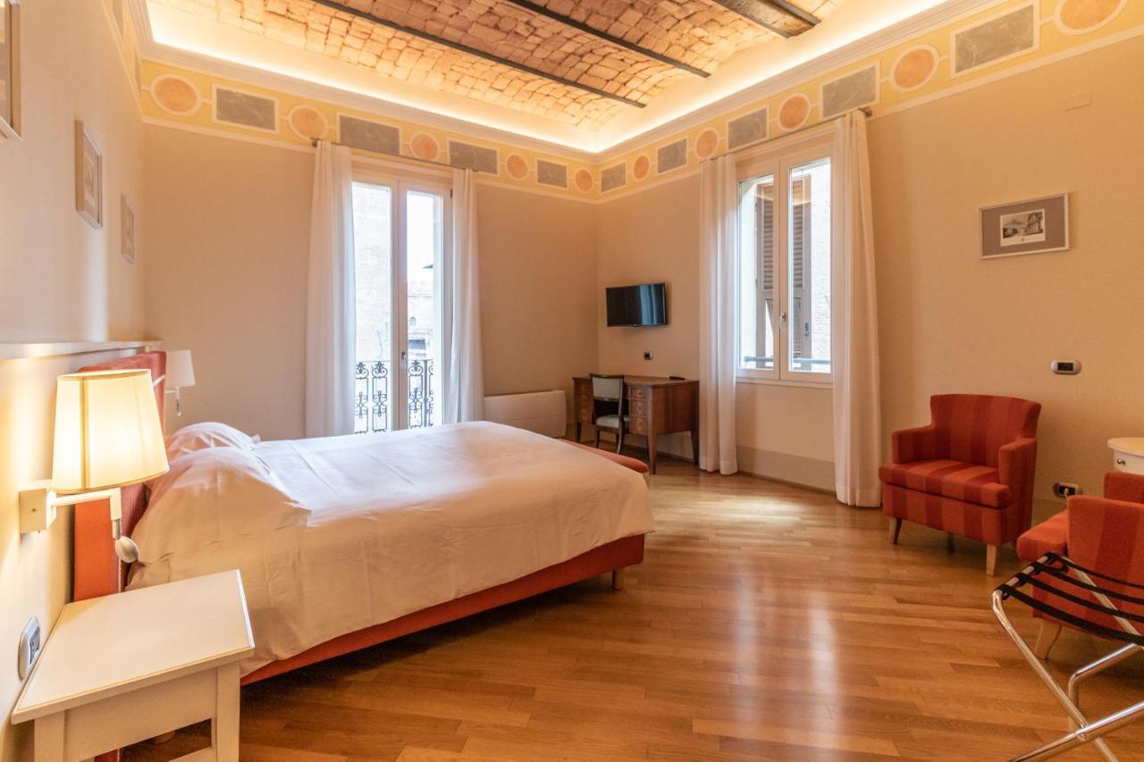 Casa Isolani Luxury Rooms Piazza Maggiore Bolonia Exterior foto