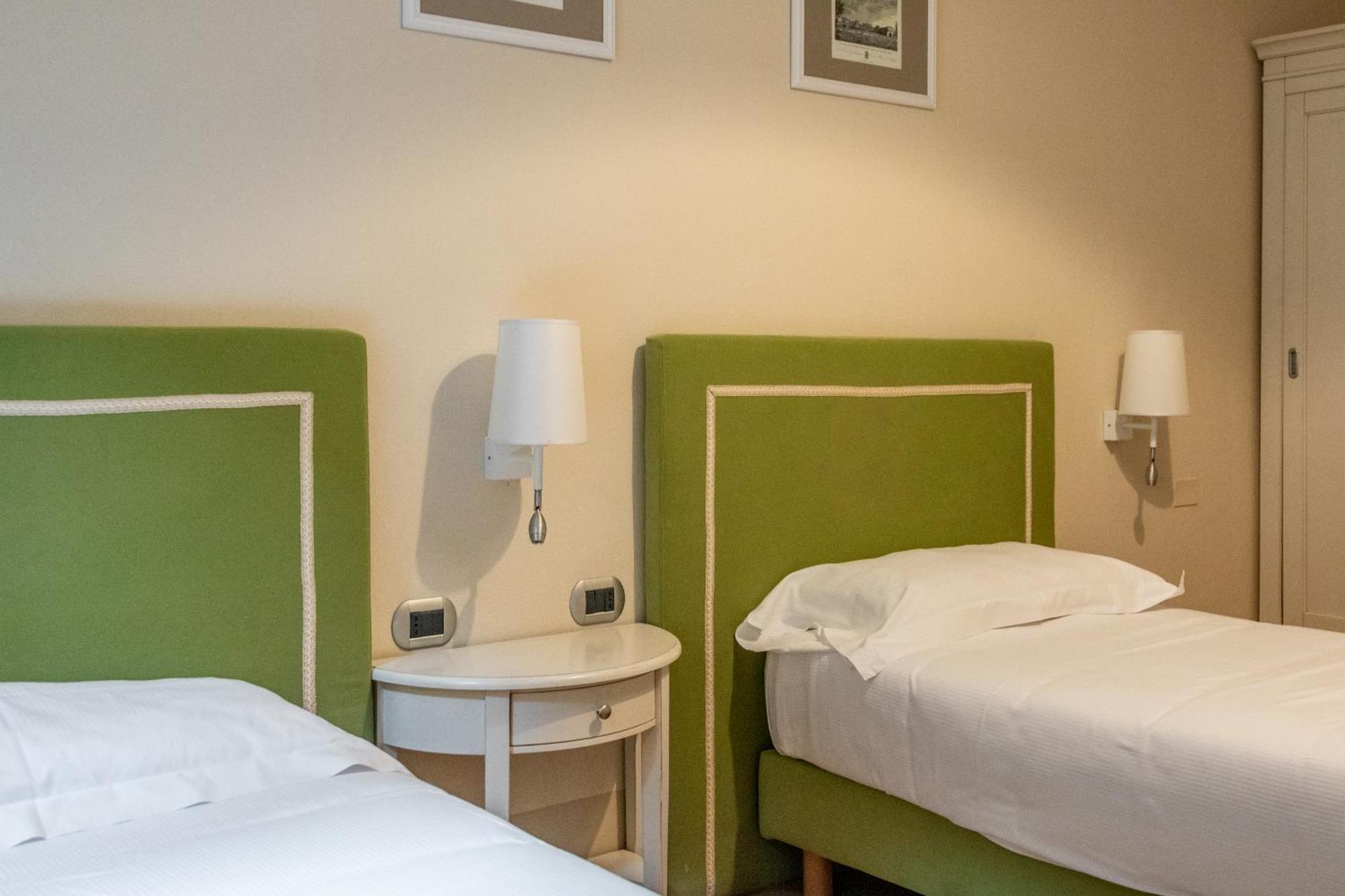 Casa Isolani Luxury Rooms Piazza Maggiore Bolonia Exterior foto