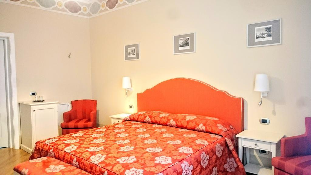 Casa Isolani Luxury Rooms Piazza Maggiore Bolonia Exterior foto