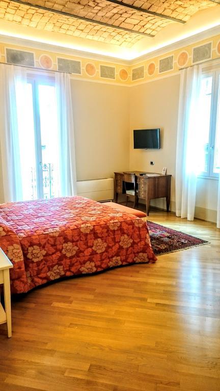 Casa Isolani Luxury Rooms Piazza Maggiore Bolonia Exterior foto