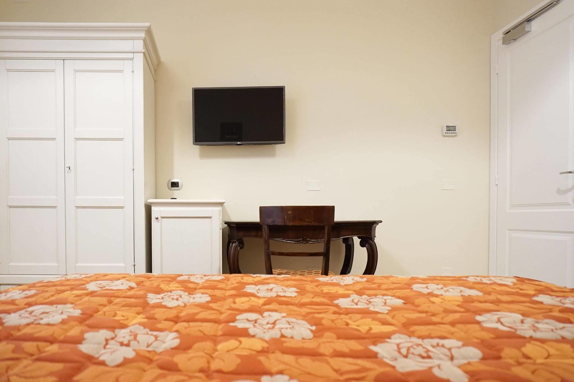 Casa Isolani Luxury Rooms Piazza Maggiore Bolonia Exterior foto