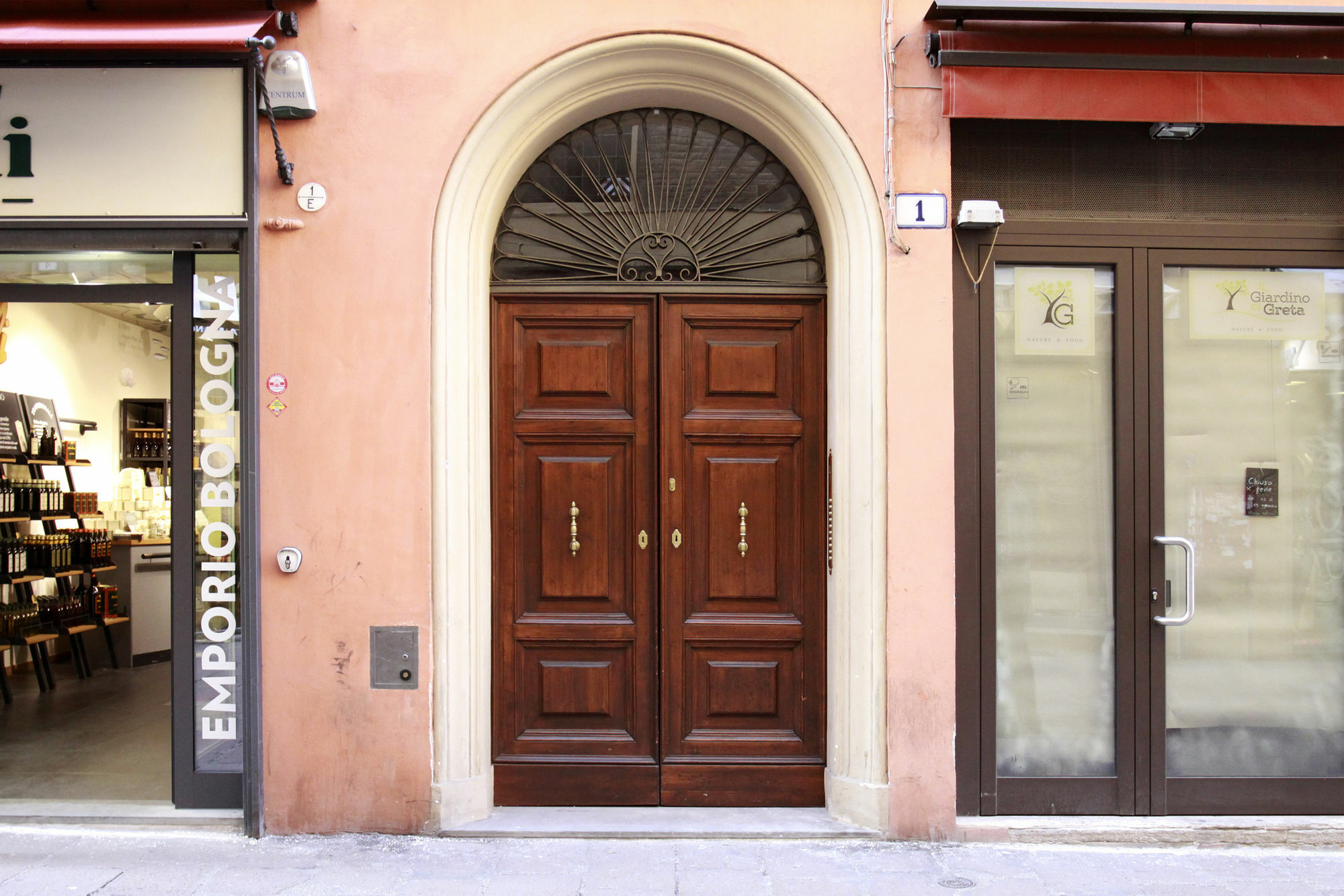 Casa Isolani Luxury Rooms Piazza Maggiore Bolonia Exterior foto